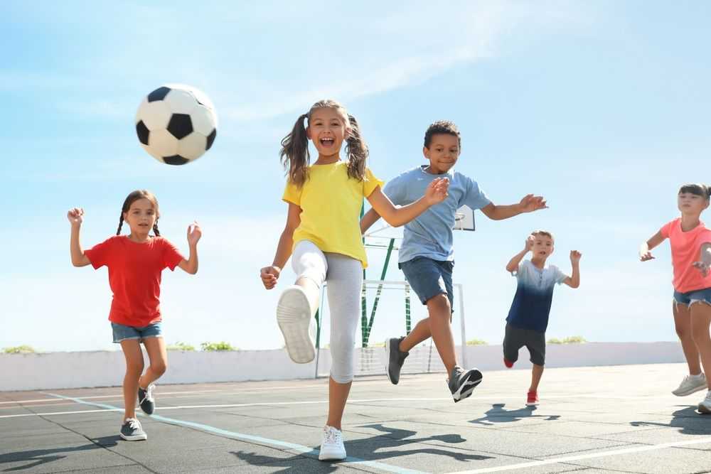 futbol niñas shutterstock.jpg